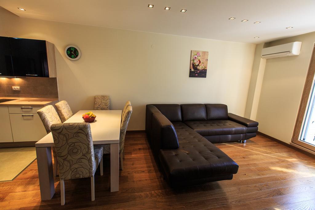 De Lux Apartments Petrovac Exterior photo