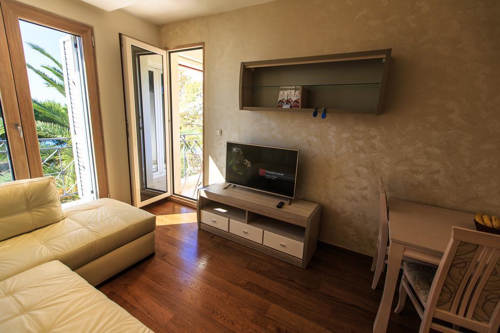 De Lux Apartments Petrovac Exterior photo