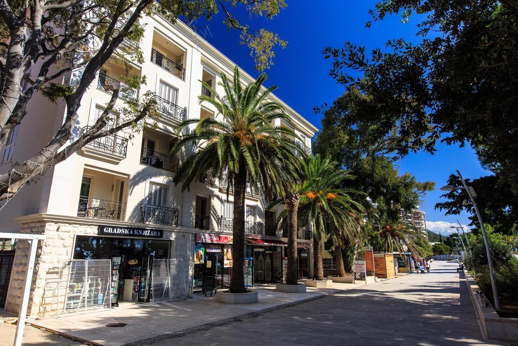 De Lux Apartments Petrovac Exterior photo