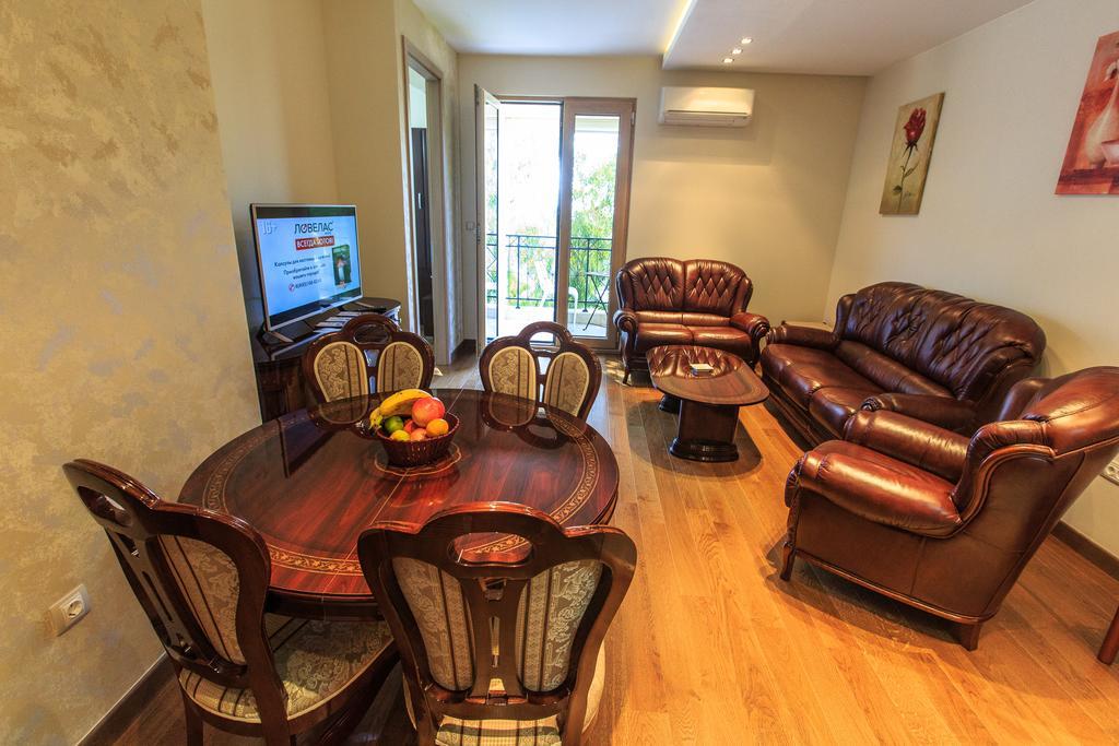 De Lux Apartments Petrovac Exterior photo