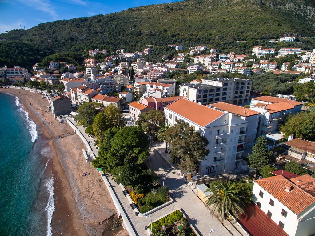 De Lux Apartments Petrovac Exterior photo